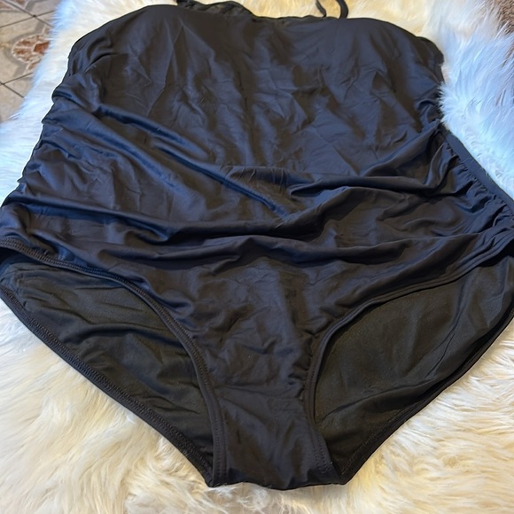 HOLIPICK Black One-Piece Swimsuit - Picture 7 of 11